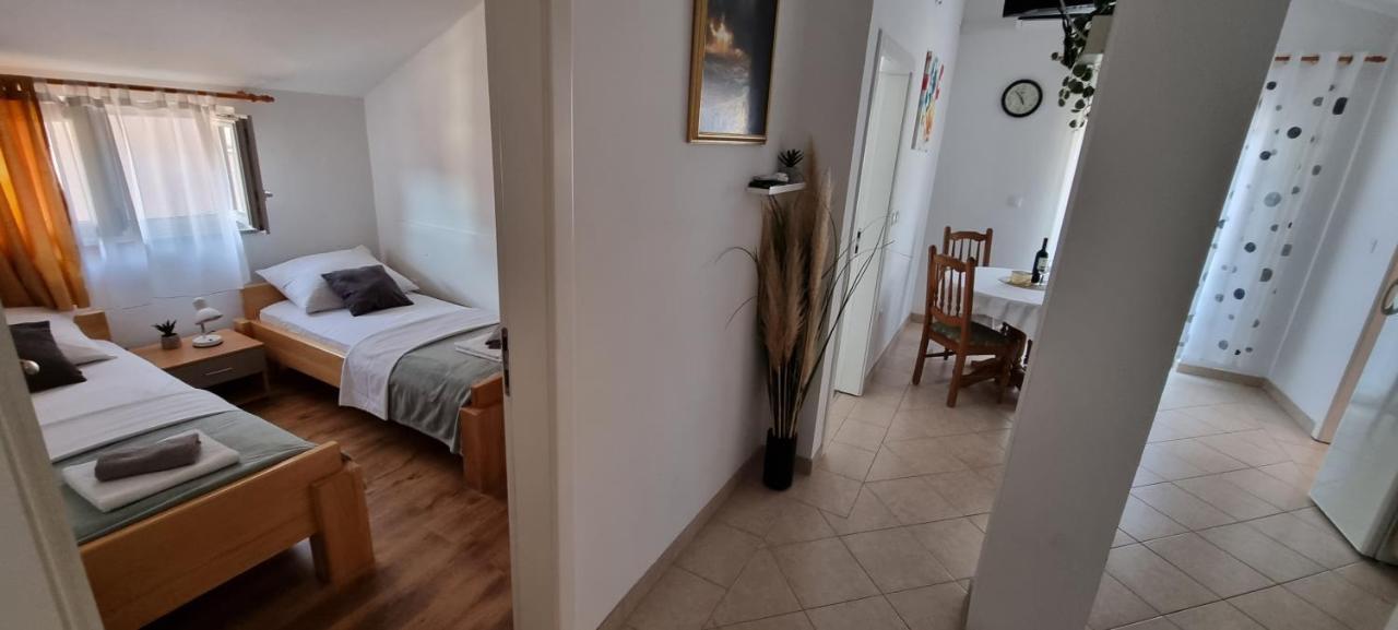 Apartments Cosic Grebastica Luaran gambar